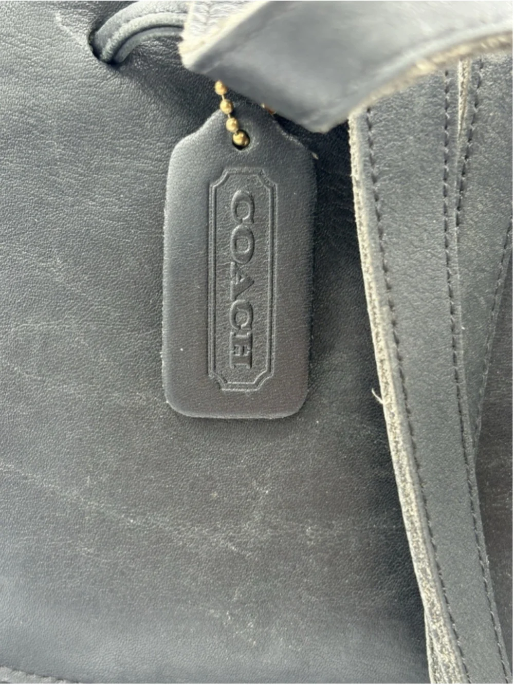 Vintage COACH Daypack Leather Black Turn Lock Logo Charm USA D8D-9791